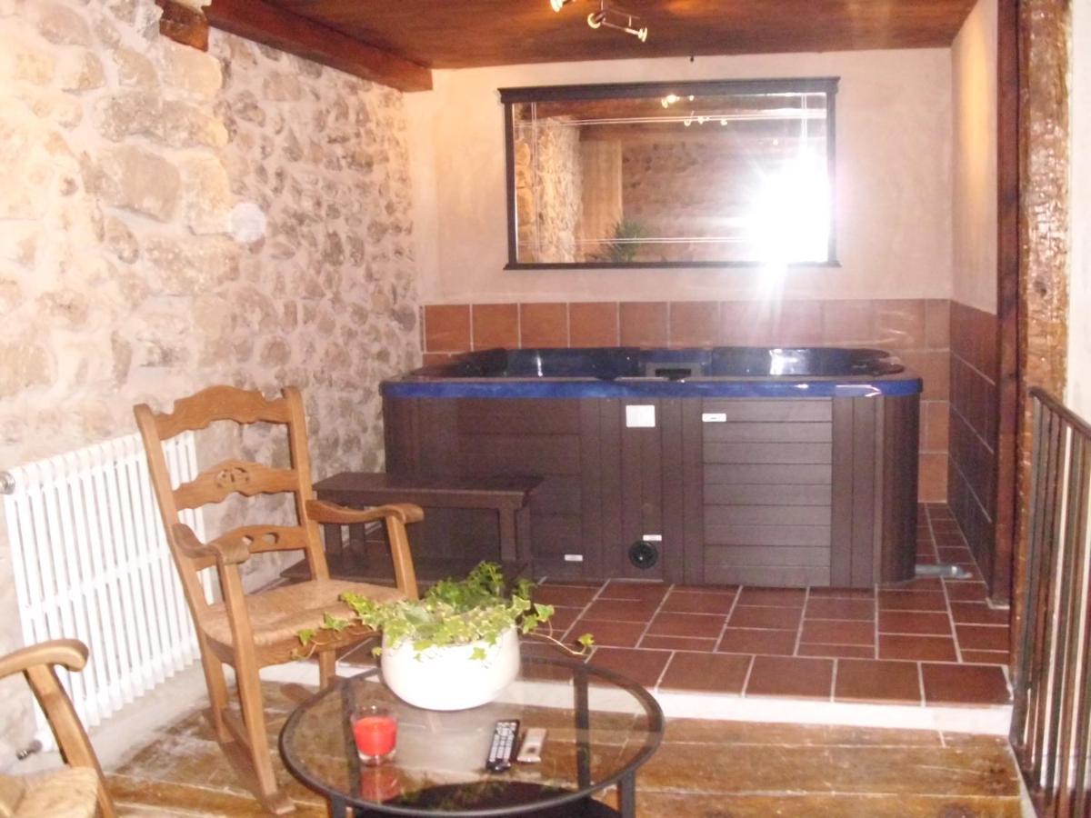 Casa Rural Con Jacuzzi Taberna Del Tio Pedro Cabanas de Polendos 外观 照片